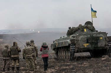 Провокация Киева: украинские СМИ о стягивании войск к границам Донбасса